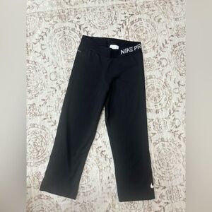 Nike Pro Dri-Fit Capri Leggings